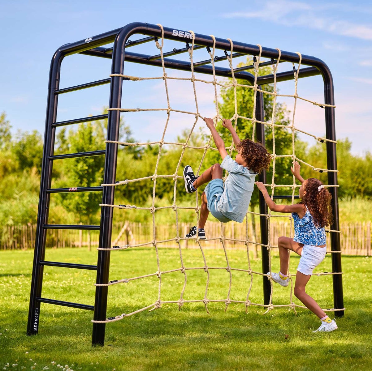 BERG Playbase Climbing net XL suitable for the Playbase Extra Large.