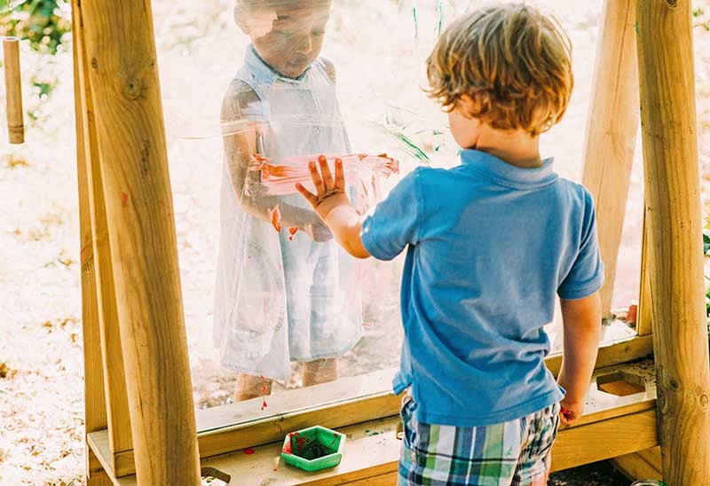 Easy clean painting screen for water-based paints