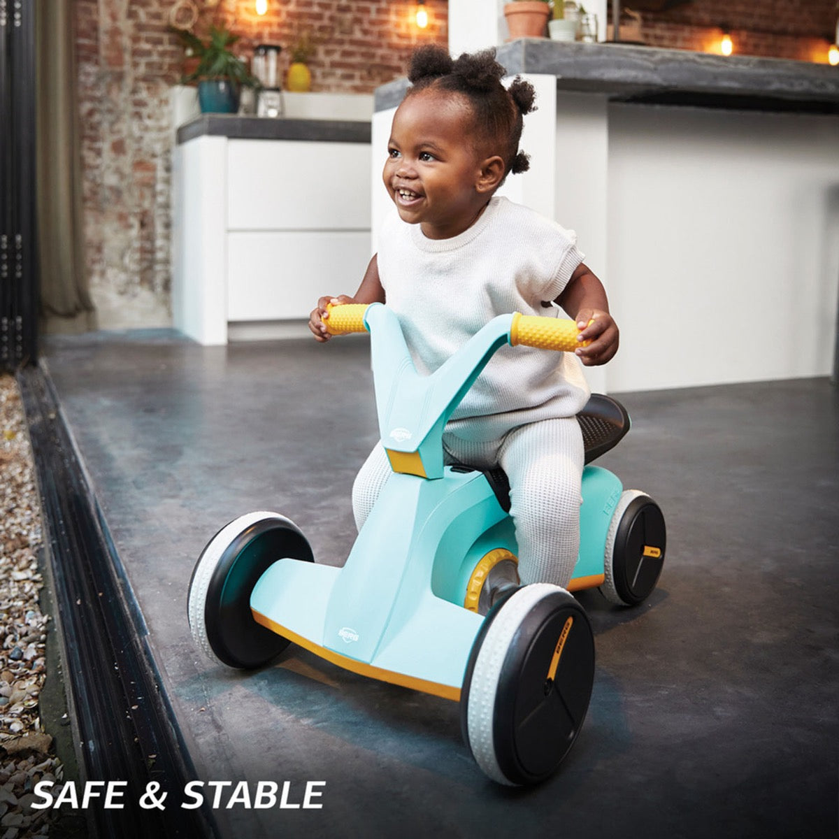 BERG foot-to-floor car GO Turquoise