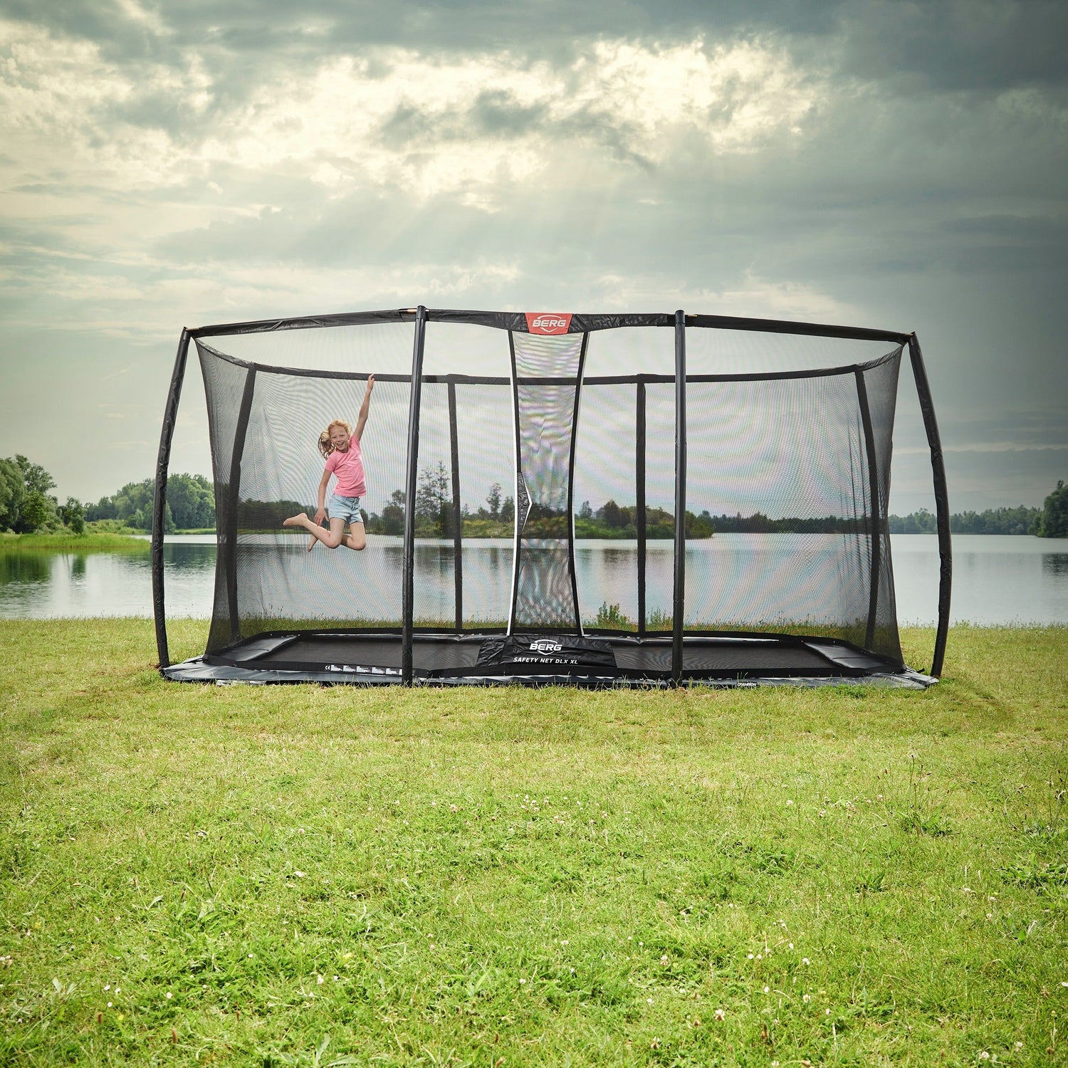 BERG Ultim Elite FlatGround 500 Grey + Safety Net DLX XL - 5m x 3m (16ft 4" x 9ft 10")