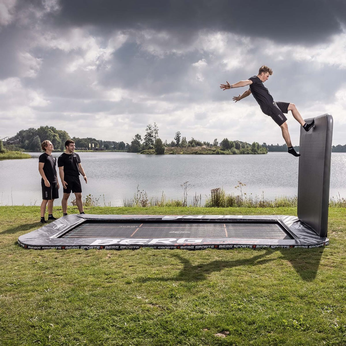 BERG Ultim Pro Bouncer FlatGround 500 AeroWall - 5m x 3m (16ft 4" x 9ft 10") - 8715839086324