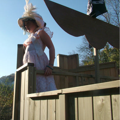 Galleon back platform