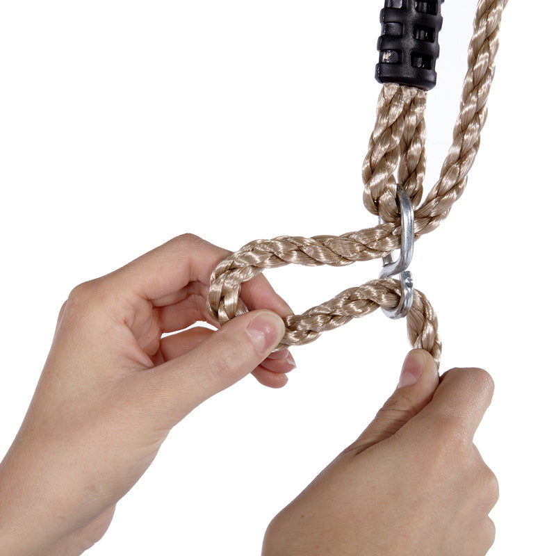 Easy to adjust swing ropes.