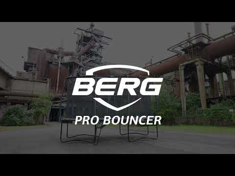 BERG Ultim Pro Bouncer FlatGround 500 + Safety Net DLX XL - 5m x 3m (16ft 4" x 9ft 10")