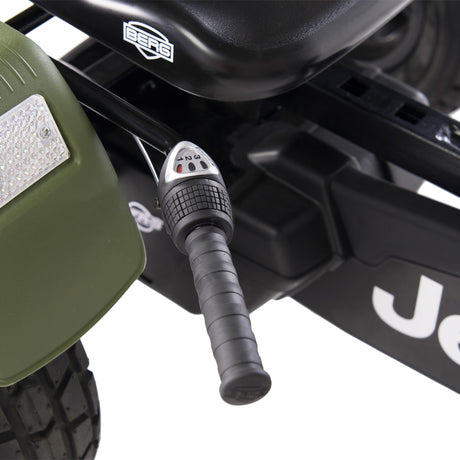 BERG Racing BRR-3 Gears is located on the handbrake.