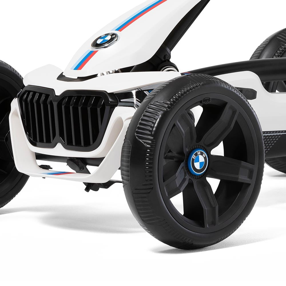 An EVA wheel is just as wear-resistant as traditional rubber tyres but without the risk of a flat tyre. The tyres are very silent when driving