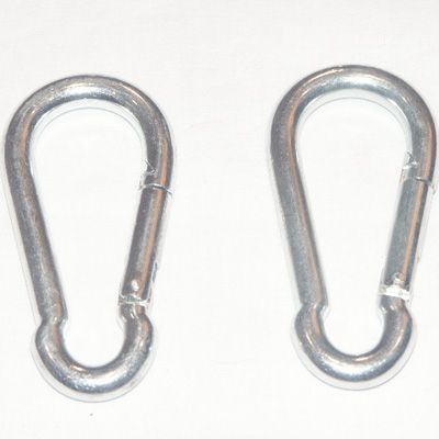 Snap shackles make it easy to swap between different swing seas.